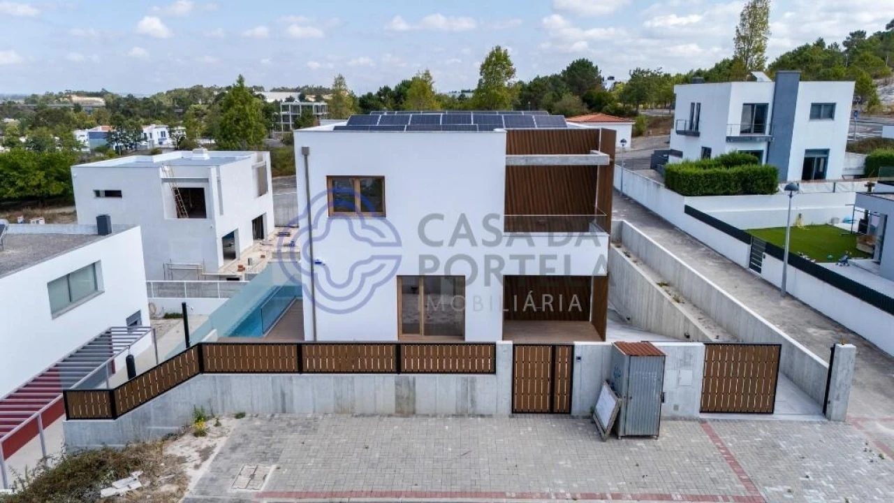 Moradia T4 para Venda em Santa Maria, São Pedro e Matacães Foto 24