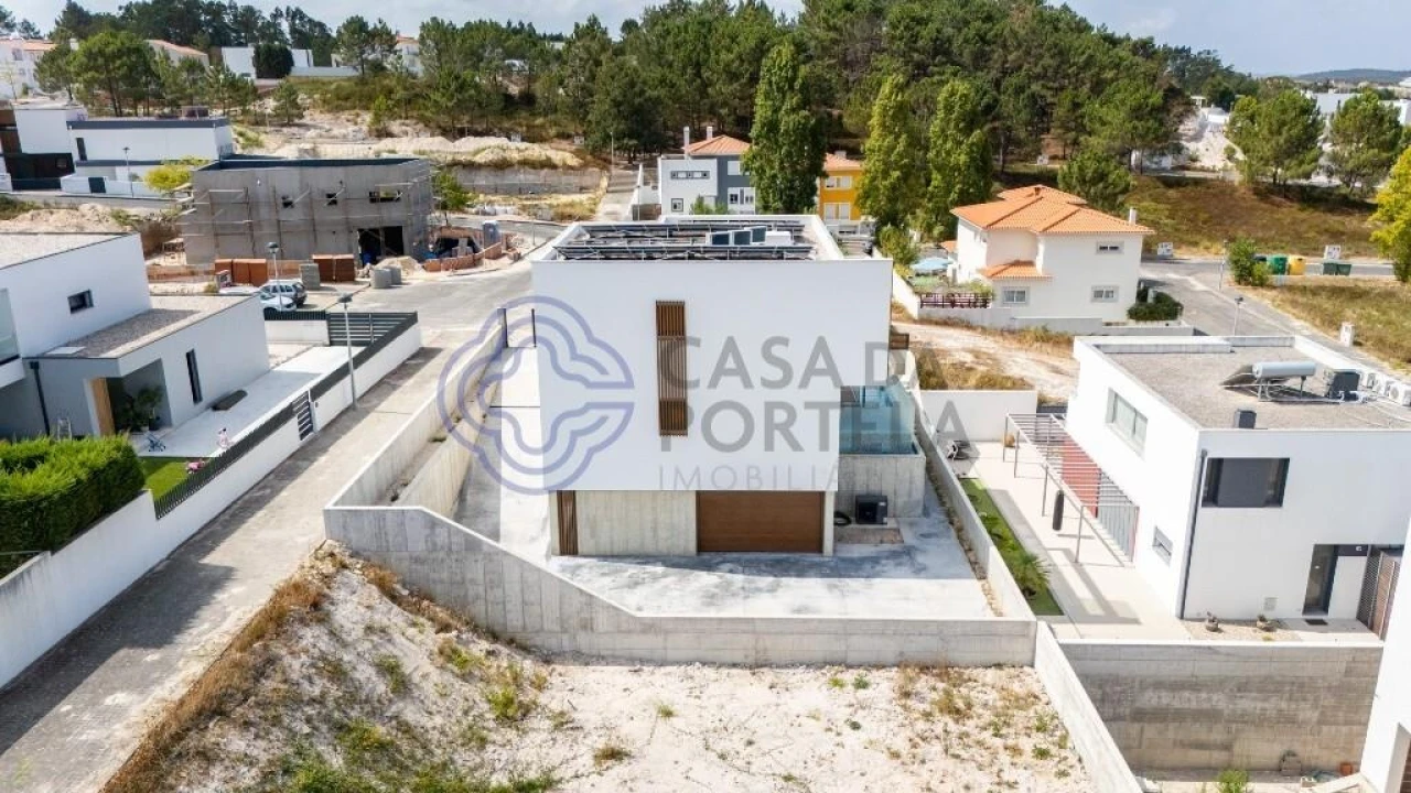 Moradia T4 para Venda em Santa Maria, São Pedro e Matacães Foto 15
