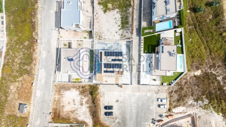 Moradia T4 para Venda em Santa Maria, São Pedro e Matacães Foto 12
