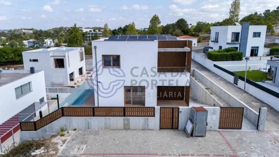 Moradia T4 para Venda em Santa Maria, São Pedro e Matacães Foto 24