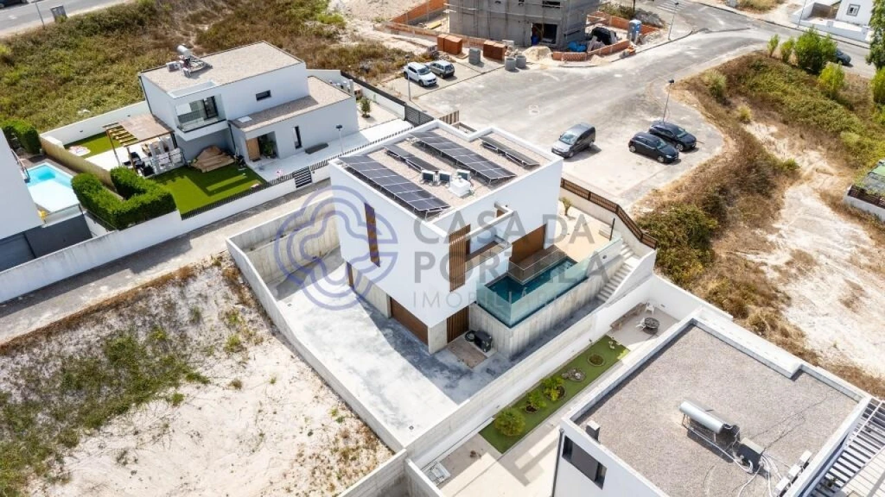 Moradia T4 para Venda em Santa Maria, São Pedro e Matacães Foto 14