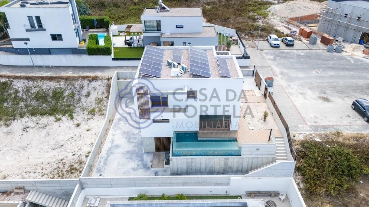 Moradia T4 para Venda em Santa Maria, São Pedro e Matacães Foto 23