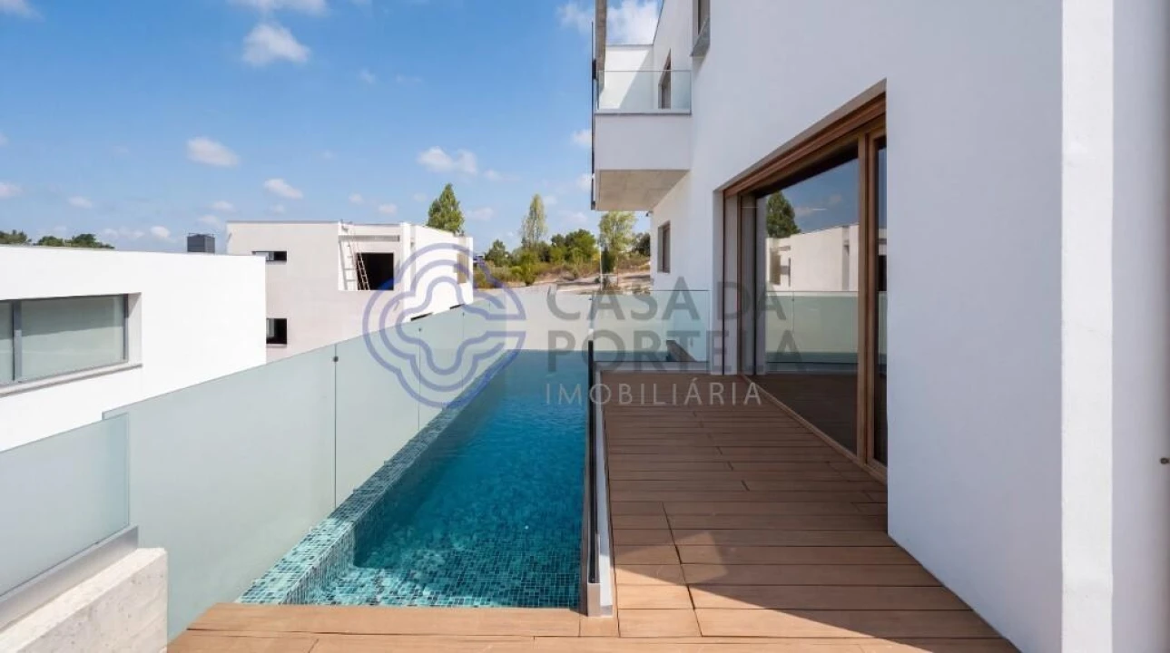 Moradia T4 para Venda em Santa Maria, São Pedro e Matacães Foto 3