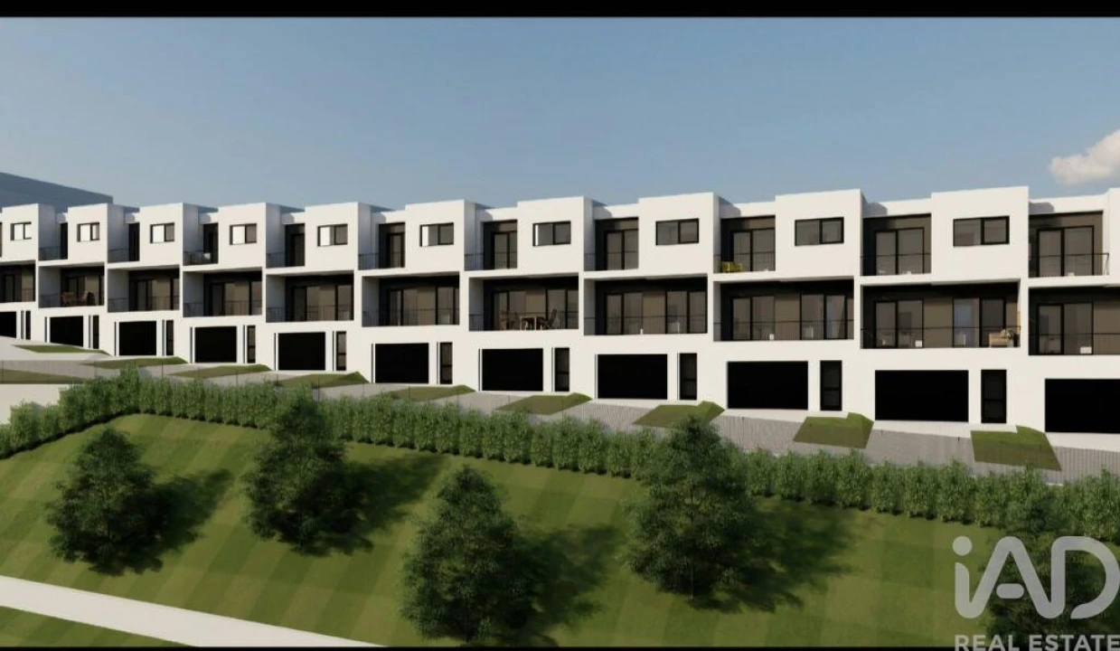 Moradia T3 para Venda em Louredo Foto 1