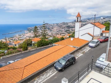 Moradia T3 para Venda em Funchal (Santa Maria Maior)