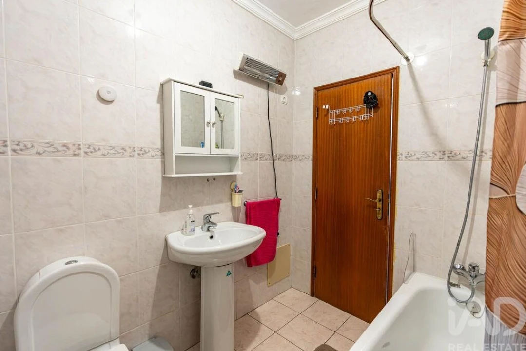 Apartamento T2 para Venda em Pinhel Foto 25