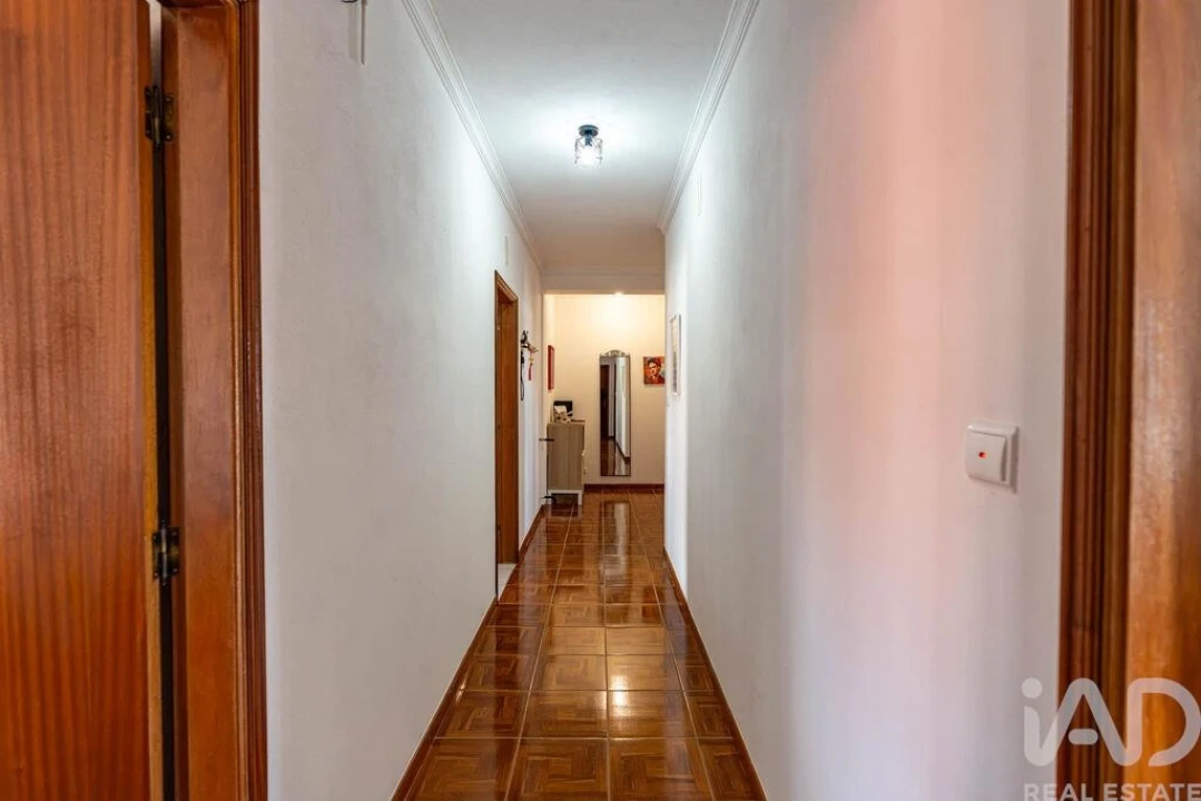 Apartamento T2 para Venda em Pinhel Foto 6