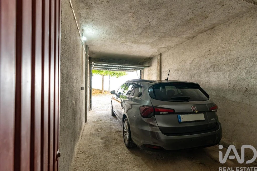 Apartamento T2 para Venda em Pinhel Foto 30
