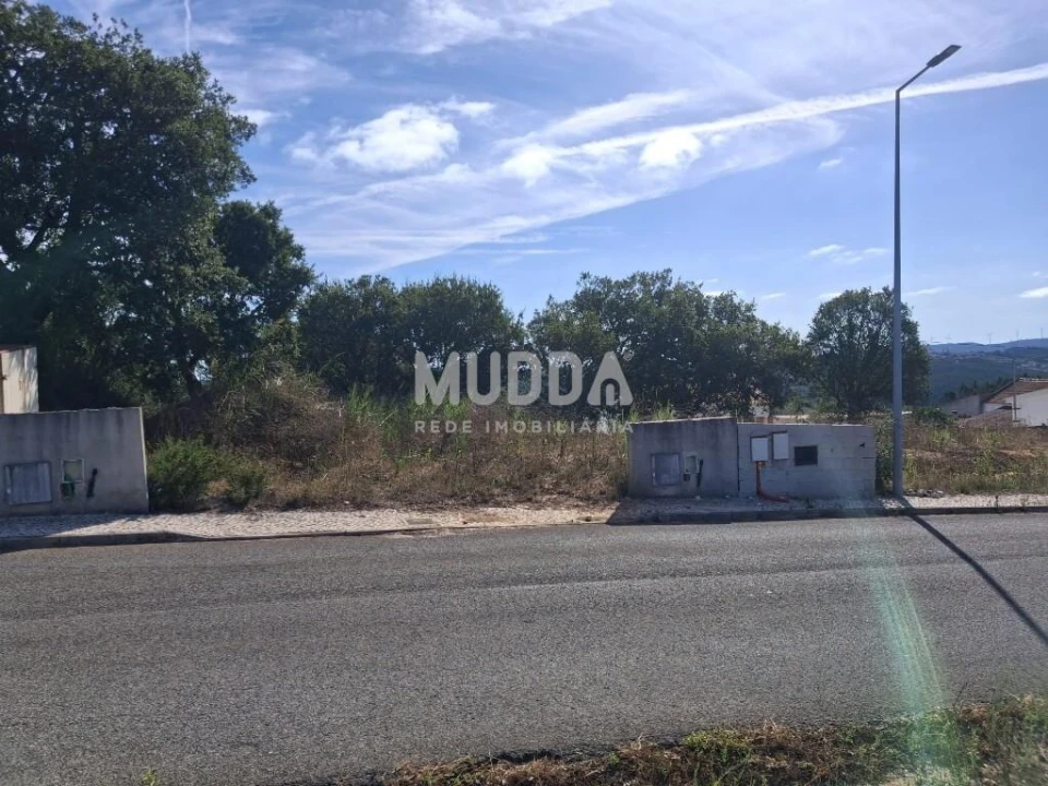 Terreno para Venda em A dos Negros Foto 1
