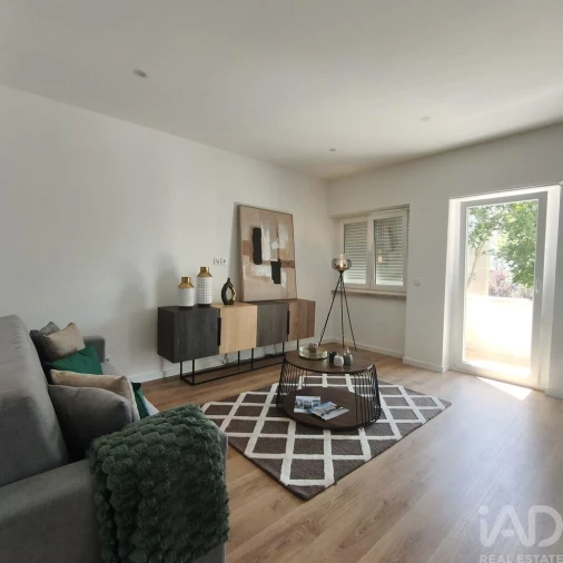 Apartamento T3 para Venda em Benfica Foto 2