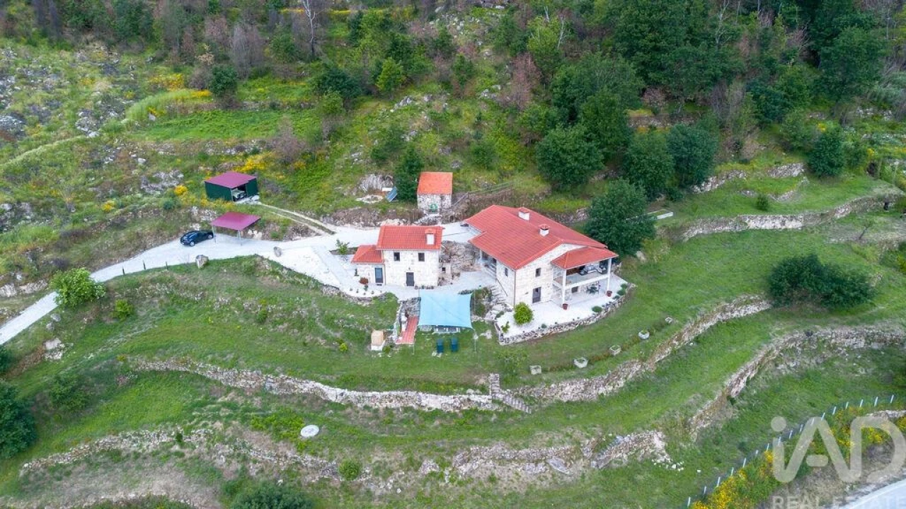 Quinta T3 para Venda em Avo Foto 40