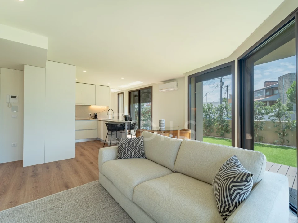Apartamento T1 para Venda em Arcozelo Foto 6