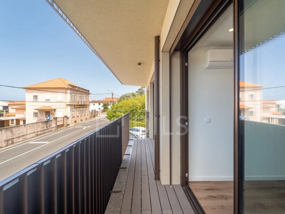 Apartamento T2 para Venda em Arcozelo Foto 12