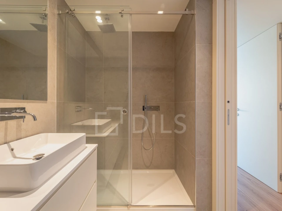 Apartamento T2 para Venda em Arcozelo Foto 19