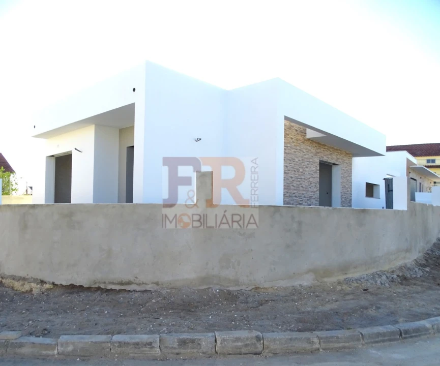 Moradia T3 para Venda em Fernao Ferro Foto 1