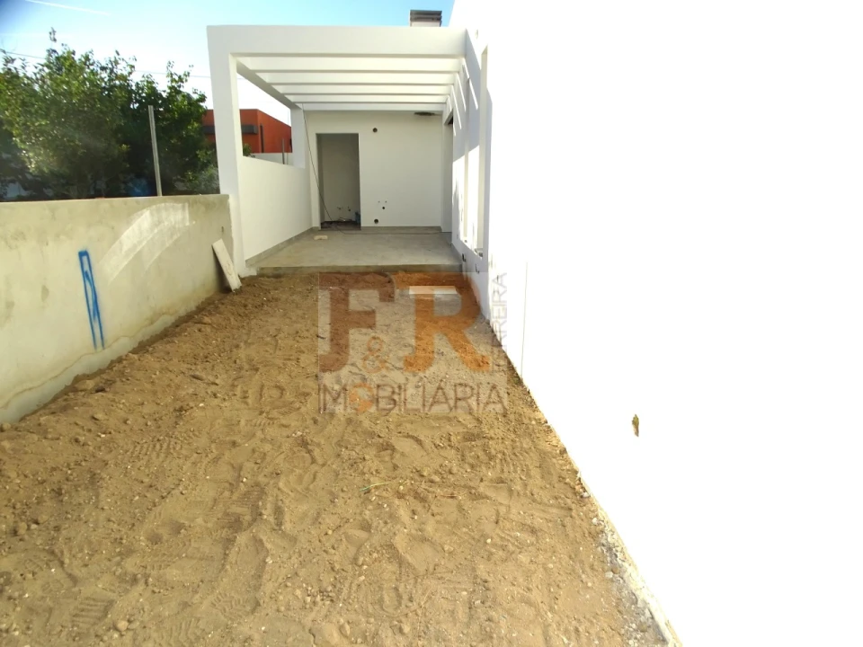 Moradia T3 para Venda em Fernao Ferro Foto 16