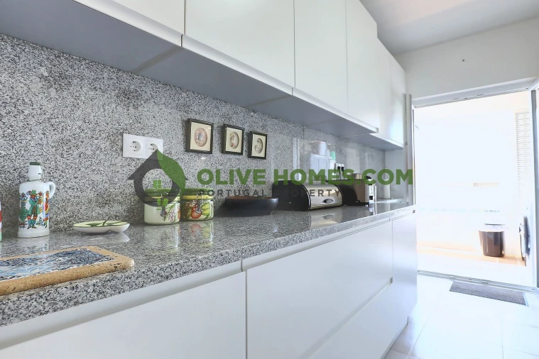 Apartamento T3 para Venda em Quarteira Foto 13