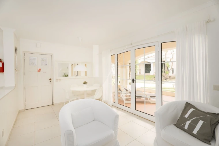Apartamento T2 para Arrendamento férias em Quarteira Foto 12