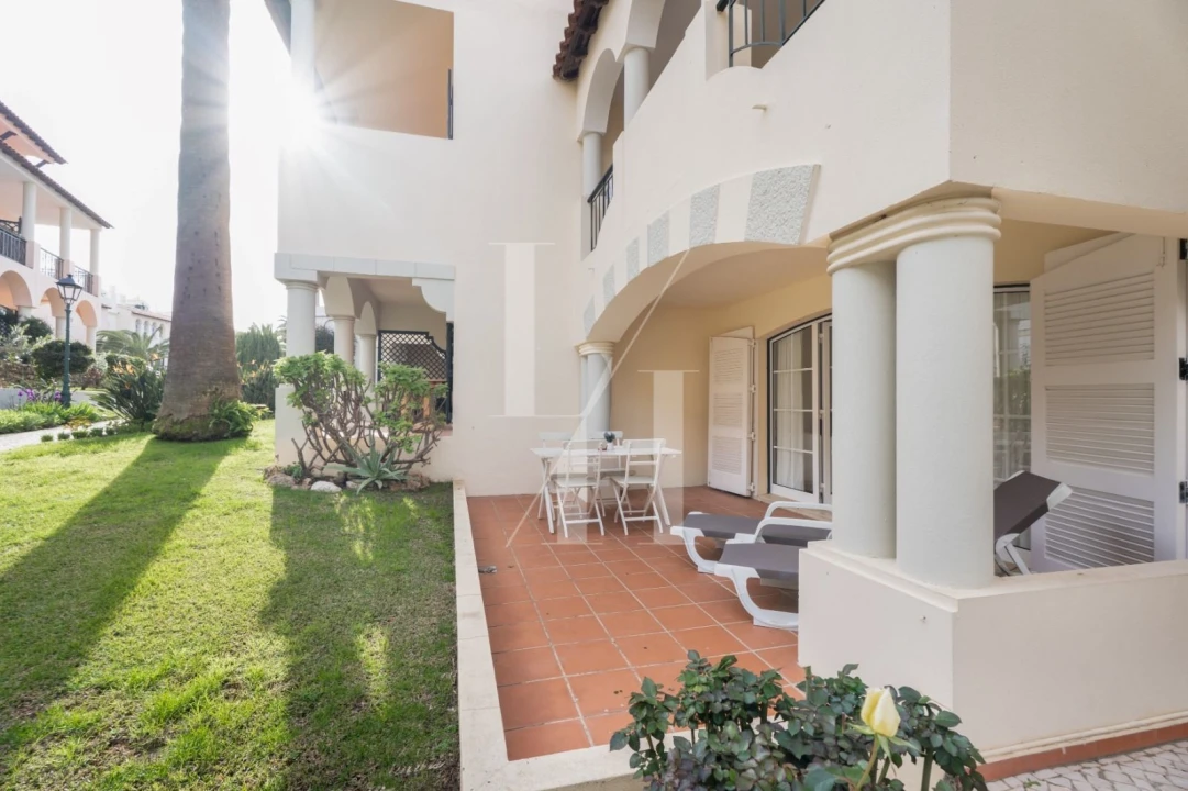 Apartamento T2 para Arrendamento férias em Quarteira Foto 9