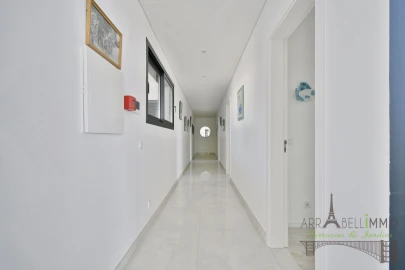 Moradia T7 para Venda em Famalicão