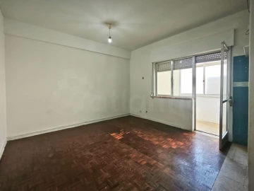 Apartamento T1 para Venda em Águas Livres