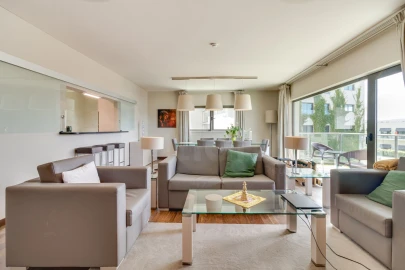 Apartamento T2 para Arrendamento em Agualva e Mira-Sintra