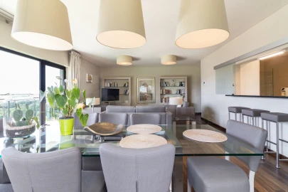 Apartamento T2 para Arrendamento em Agualva e Mira-Sintra