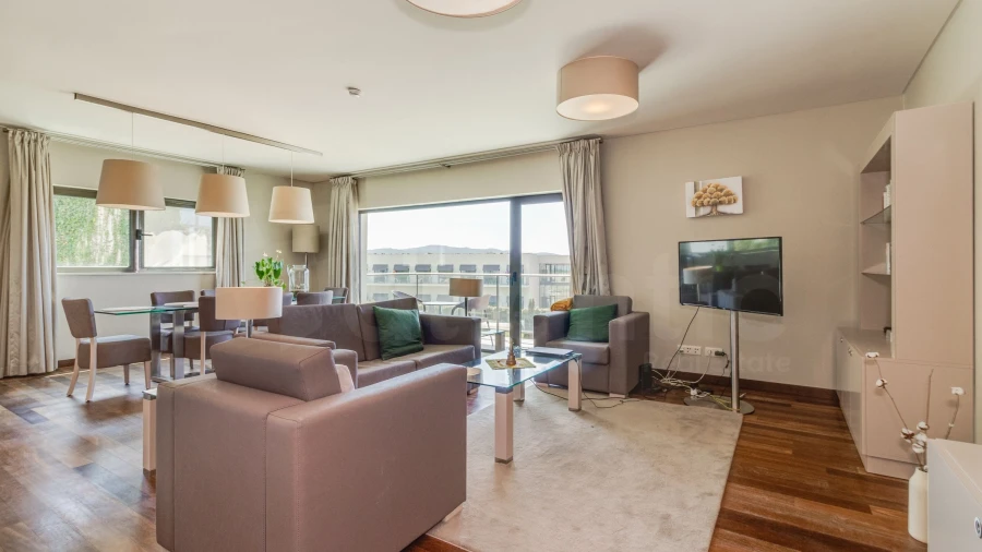 Apartamento T2 para Arrendamento em Agualva e Mira-Sintra