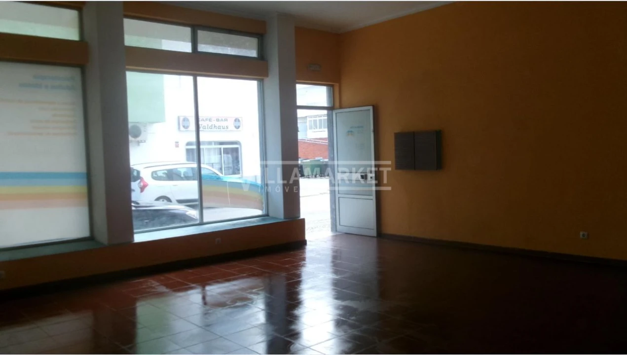 Negócio para Venda em Baixa da Banheira e Vale da Amoreira Foto 3
