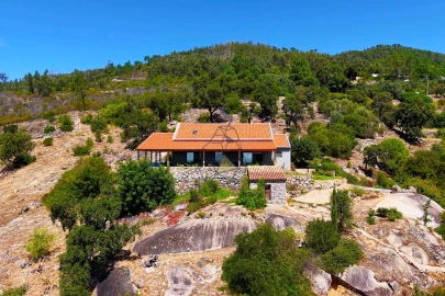Quinta T3 para Venda em Monchique