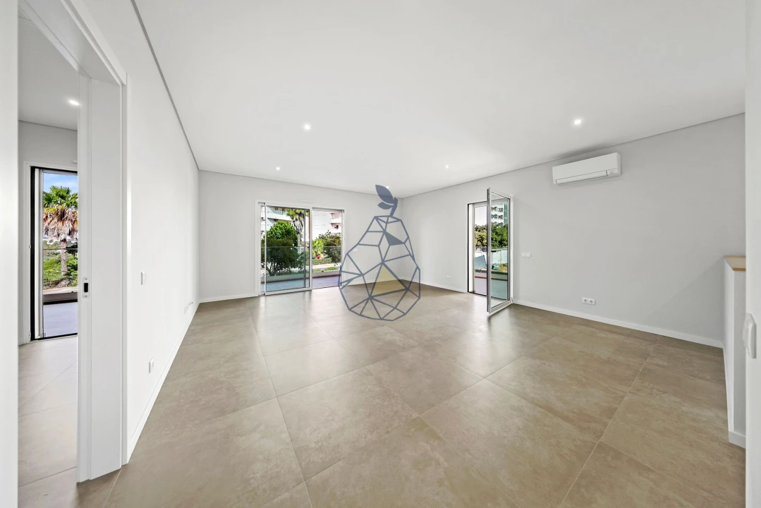 Apartamento T2 para Venda em Portimão Foto 16