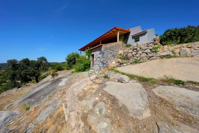 Quinta T3 para Venda em Monchique