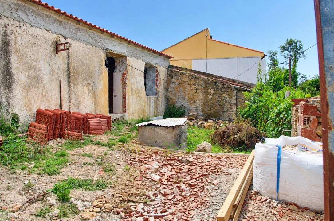Moradia T2 para Venda em Roliça Foto 1