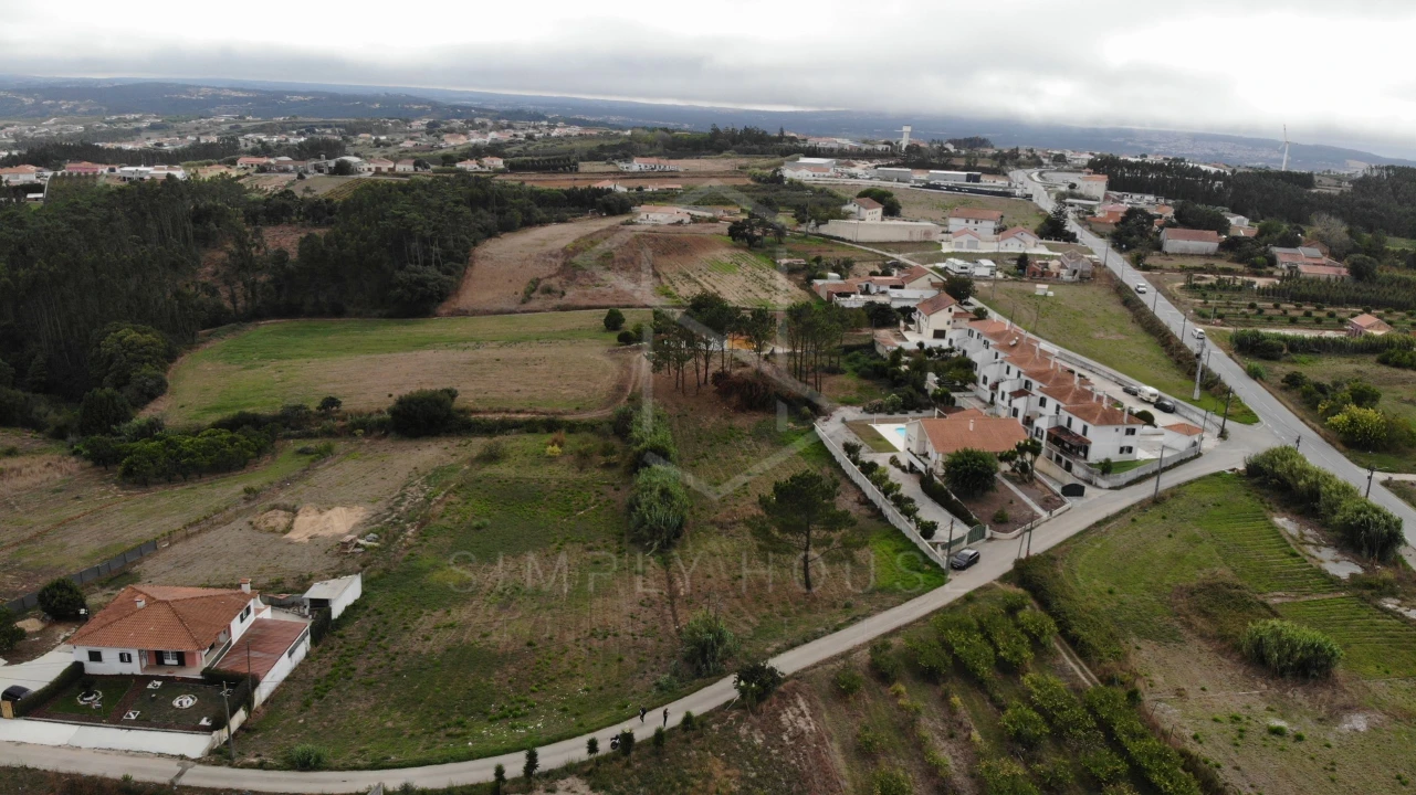 Terreno para Venda em Cela Foto 1