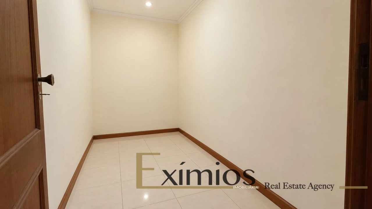Quinta T4 para Venda em Castêlo da Maia Foto 17