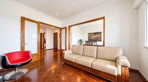 Apartamento T3 para Venda em Costa da Caparica