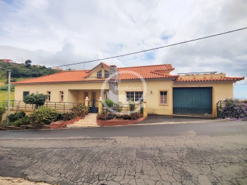 Moradia T3 para Venda em Canhas