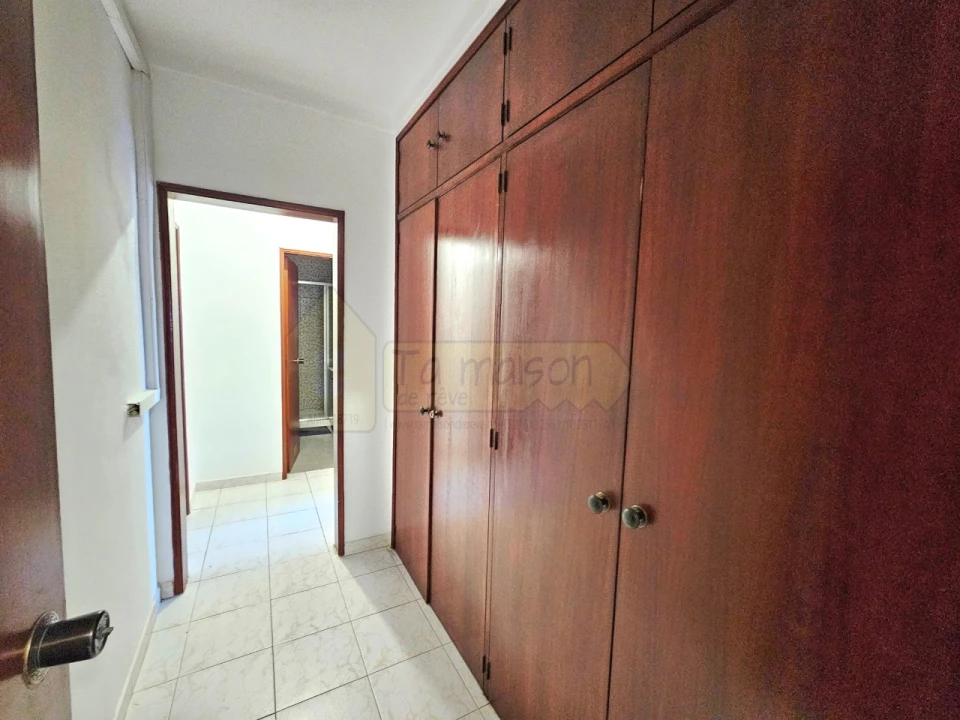 Apartamento T2 para Venda em Faro (Sé e São Pedro) Foto 14