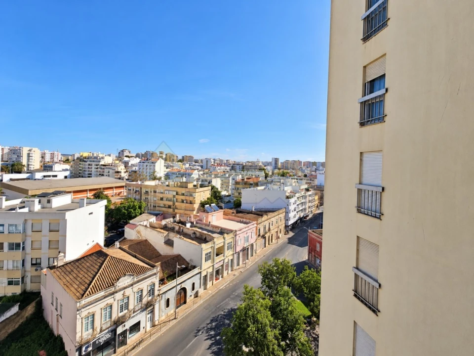 Apartamento T2 para Venda em Faro (Sé e São Pedro) Foto 1