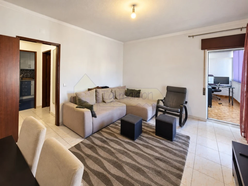 Apartamento T2 para Venda em Faro (Sé e São Pedro) Foto 2