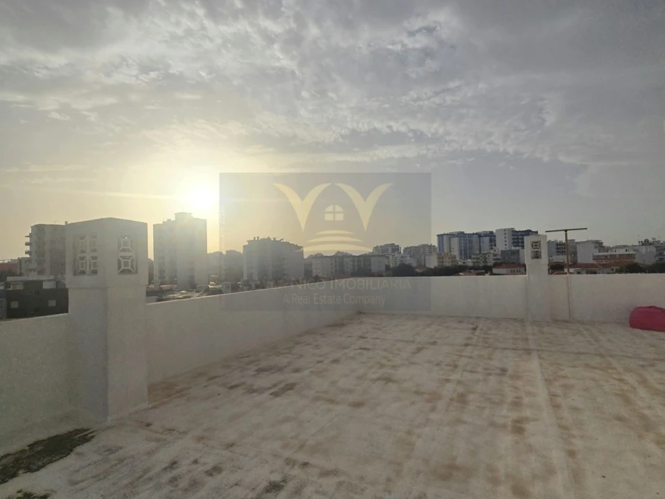 Apartamento T3 para Venda em Portimão Foto 30