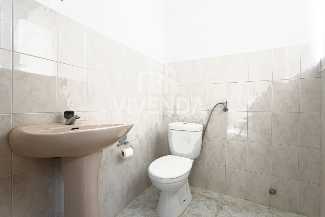 Armazém para Venda em Amora Foto 15