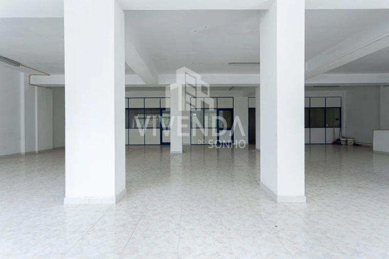 Armazém para Venda em Amora Foto 11