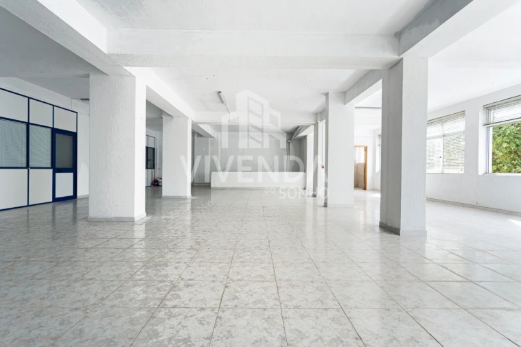 Armazém para Venda em Amora Foto 12