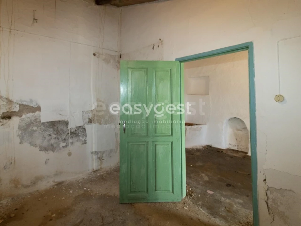 Moradia T1 para Venda em Martim Longo Foto 7