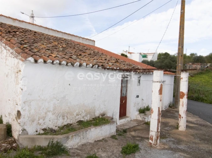 Moradia T1 para Venda em Martim Longo Foto 3