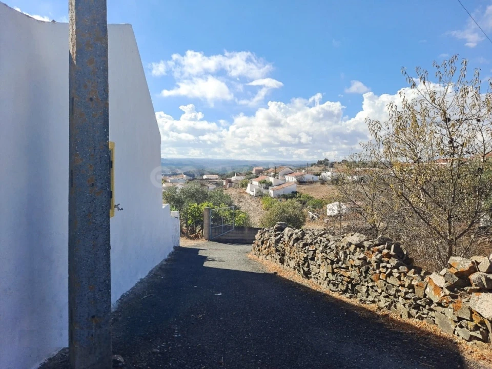 Quinta T4 para Venda em Martim Longo Foto 4