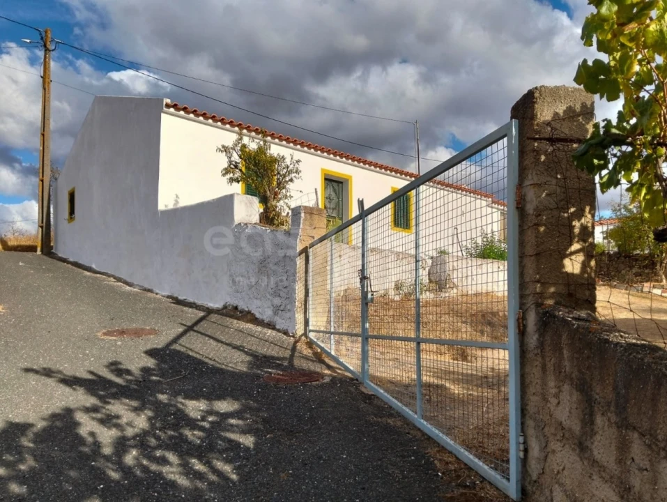 Quinta T4 para Venda em Martim Longo Foto 31