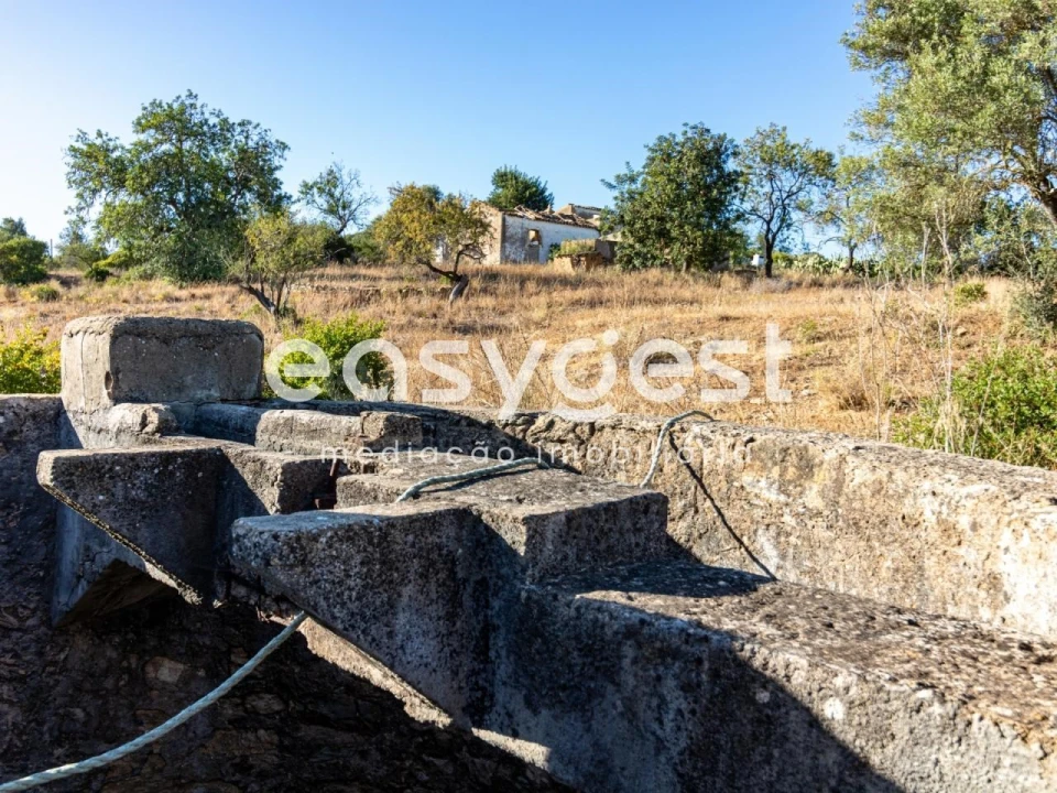 Terreno Misto para Venda em Quelfes Foto 1