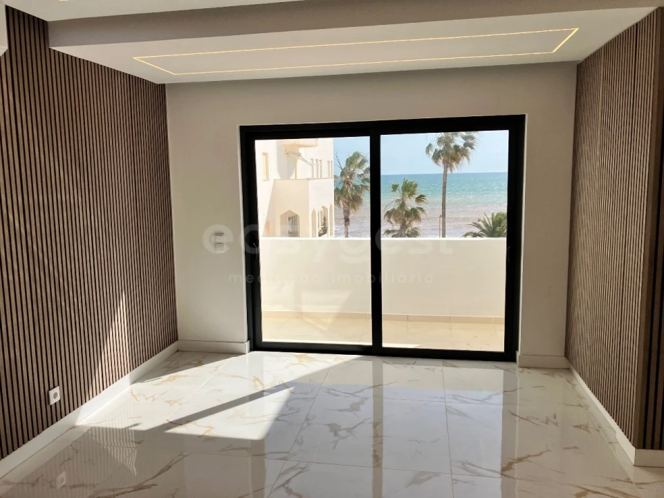 Apartamento T2 para Venda em Quarteira Foto 4